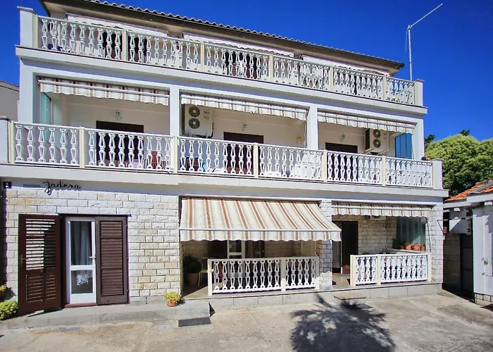 And By The Sea - 5874 Ζαντάρ