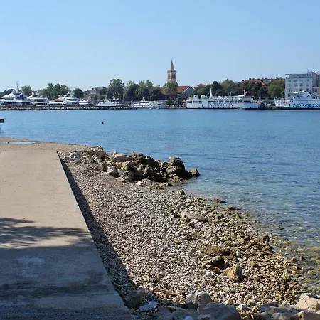 And By The Sea - 5874 Pensionat 3*