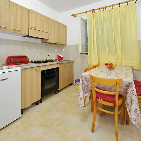 And By The Sea - 5874 Gæstehus Zadar