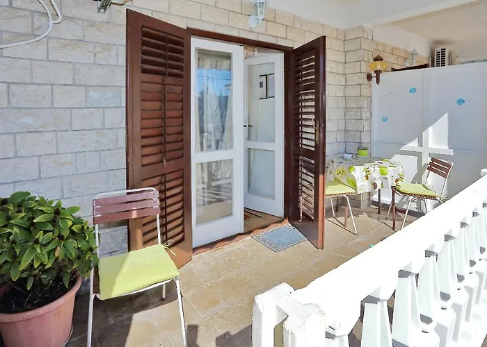 And By The Sea - 5874 Penzion